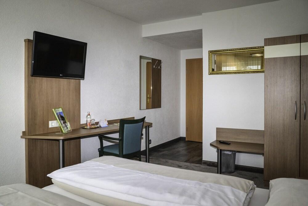 Flair Hotel Gruener Baum Донаушинген Екстериор снимка
