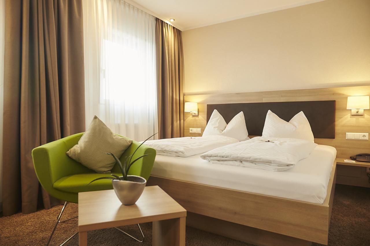 Flair Hotel Gruener Baum Донаушинген Екстериор снимка