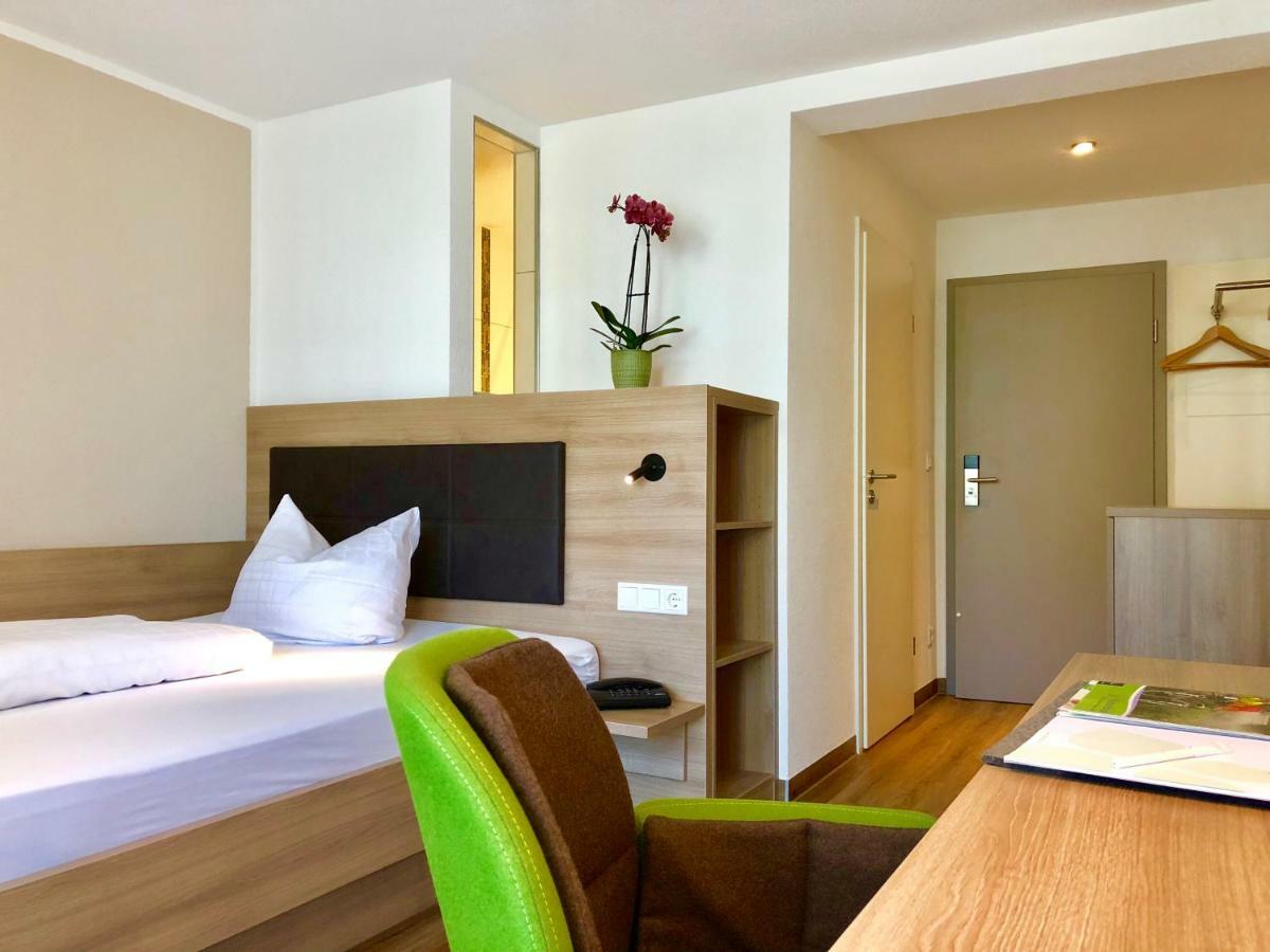 Flair Hotel Gruener Baum Донаушинген Екстериор снимка