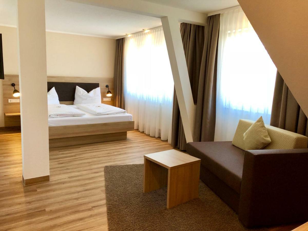 Flair Hotel Gruener Baum Донаушинген Екстериор снимка